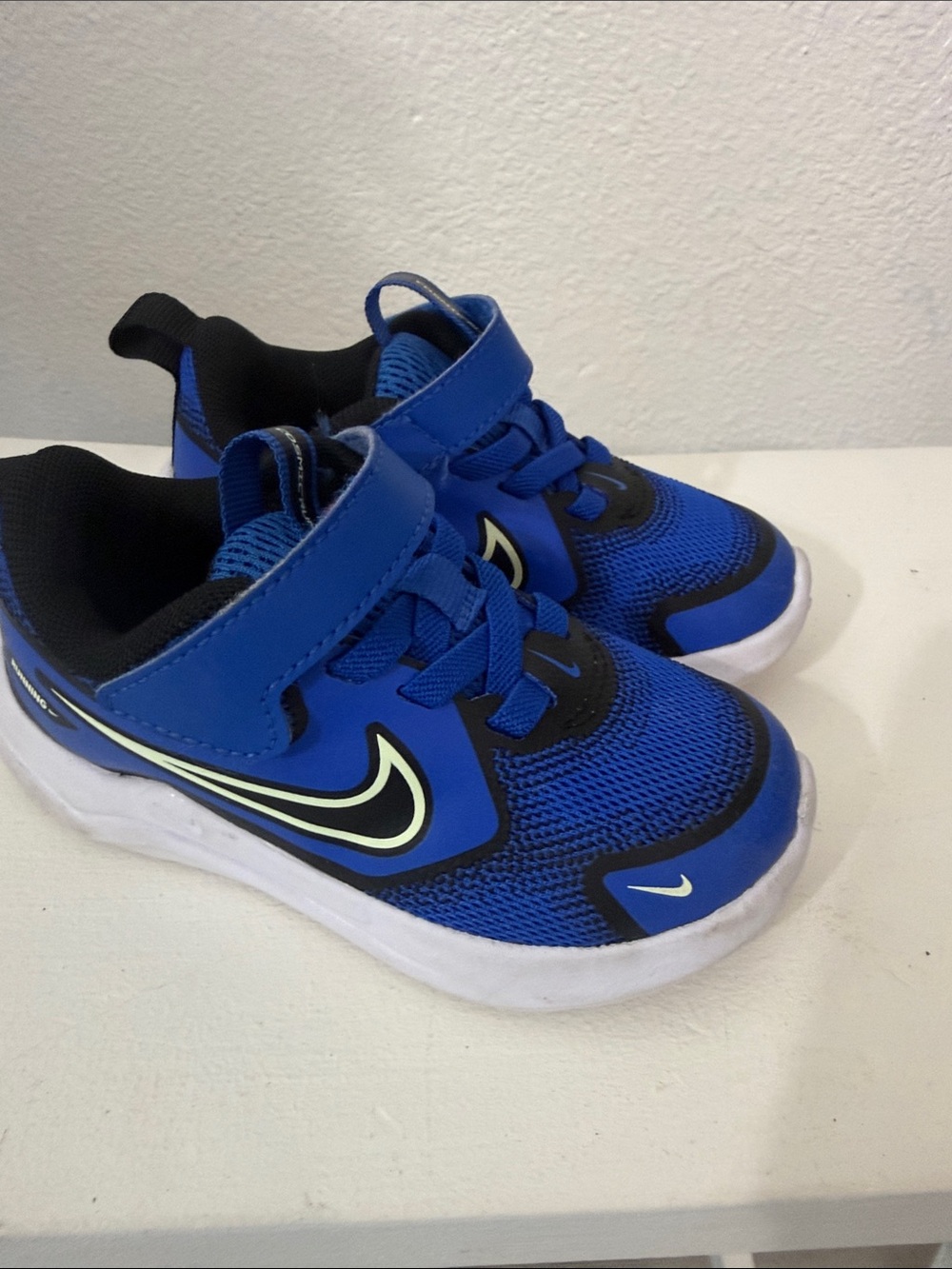 Nike Kids Blue and Black -Athletic Sneakers- Velcro- 7C (toddler)